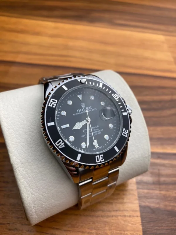 rolex submariner Silver and black